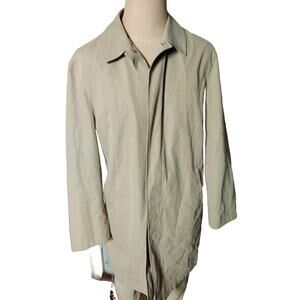 Michael Kors Trench/Over Coat Men’s Beige Color Hidden Buttons 2 Pocket Sz Large